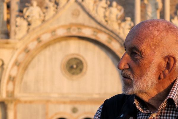 Il ragazzo con la Leica