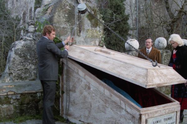 Incensurato, provata disonestà, carriera assicurata cercasi