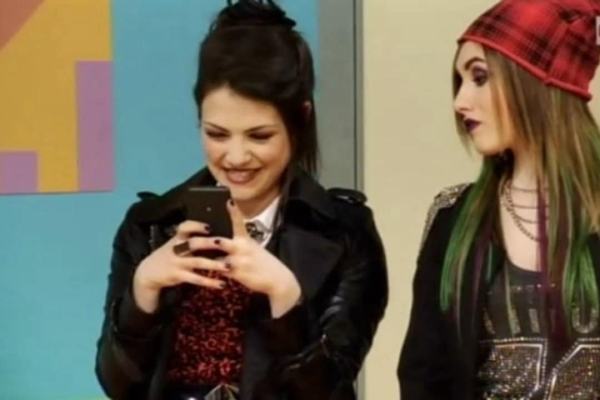 Maggie & Bianca Fashion Friends