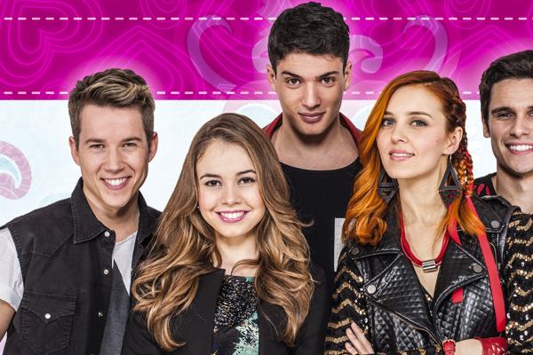 Maggie & Bianca Fashion Friends