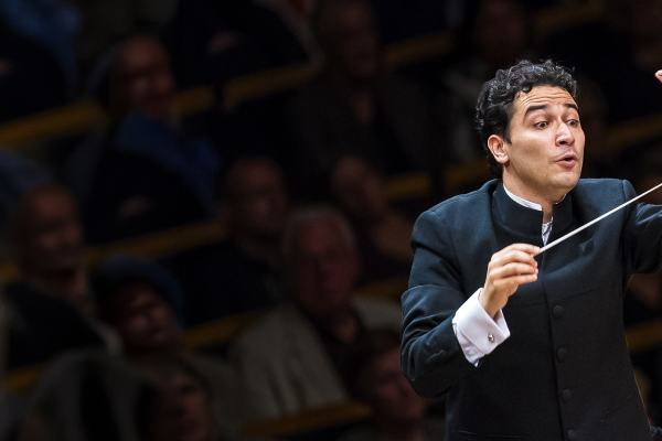 OSN e Orozco Estrada per Mahler
