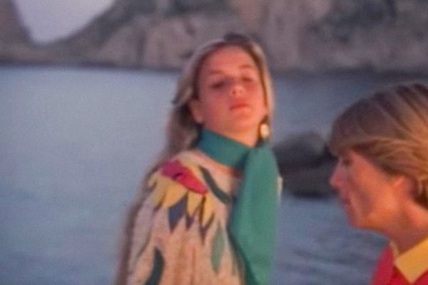 Un jeans e una maglietta