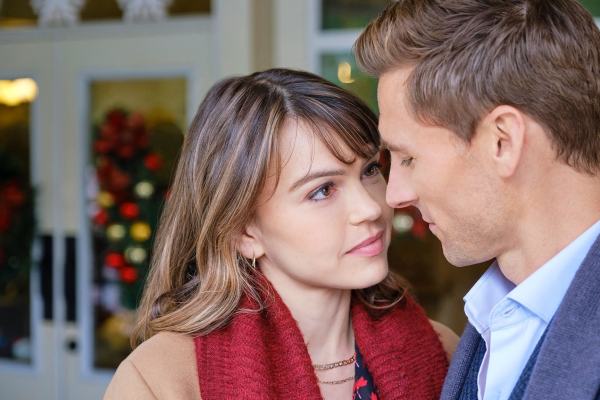 Una famiglia sotto l'albero